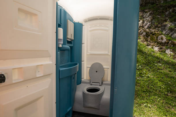 Best Portable restroom trailer rental  in Cavalero, WA